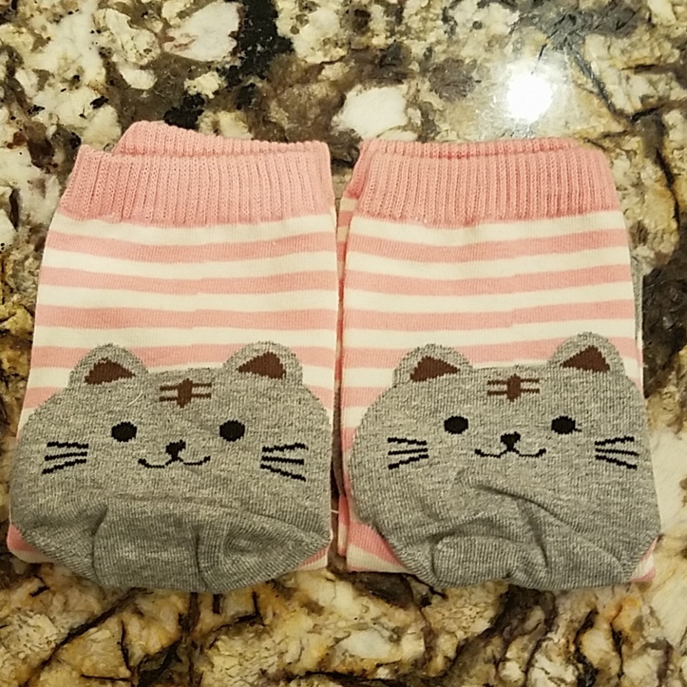 Super cute cat socks!